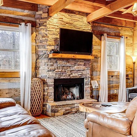 Spacious Gatlinburg Cabin With Hot Tub And Game Room! Buitenkant foto