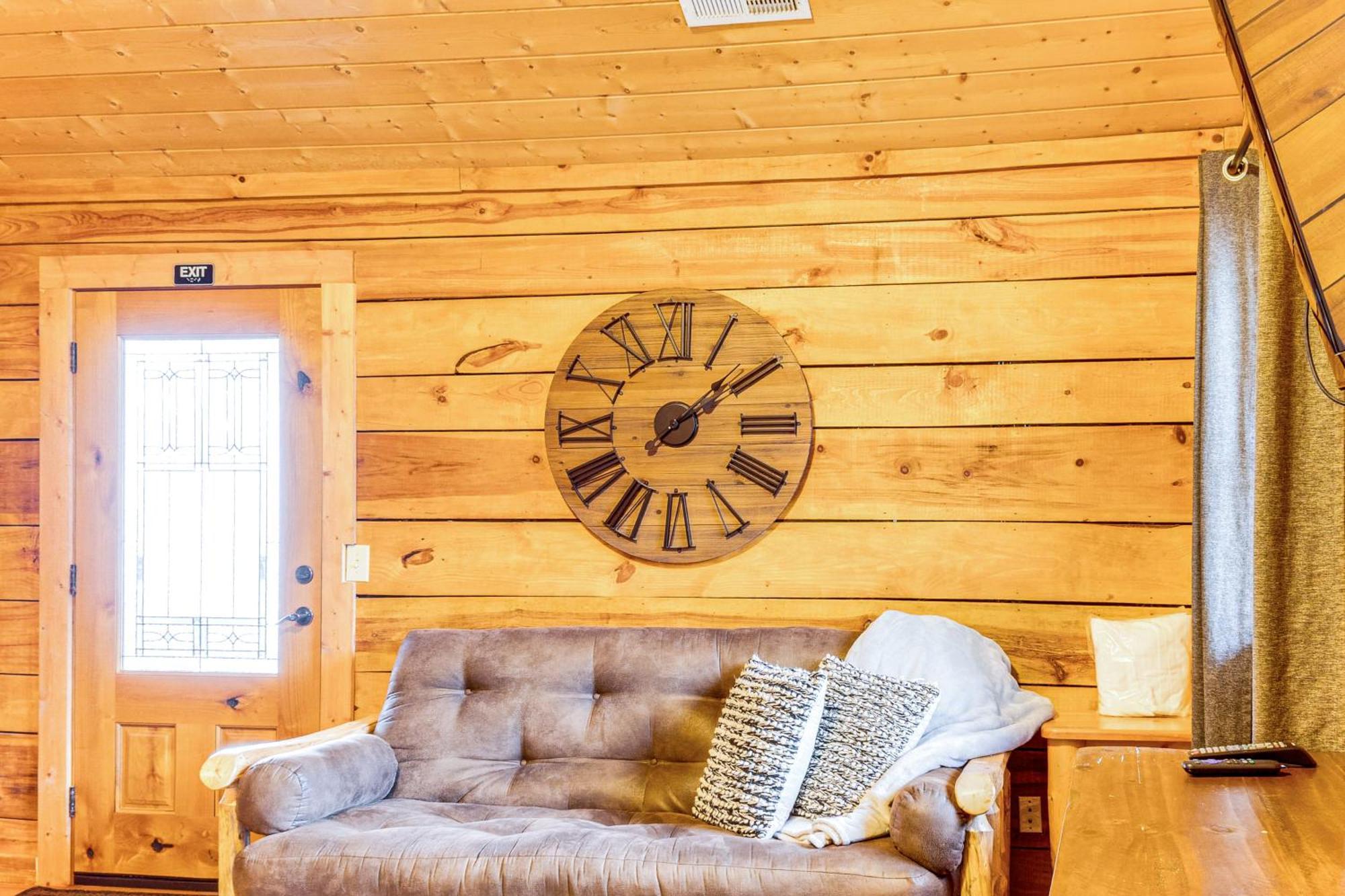 Spacious Gatlinburg Cabin With Hot Tub And Game Room! Buitenkant foto