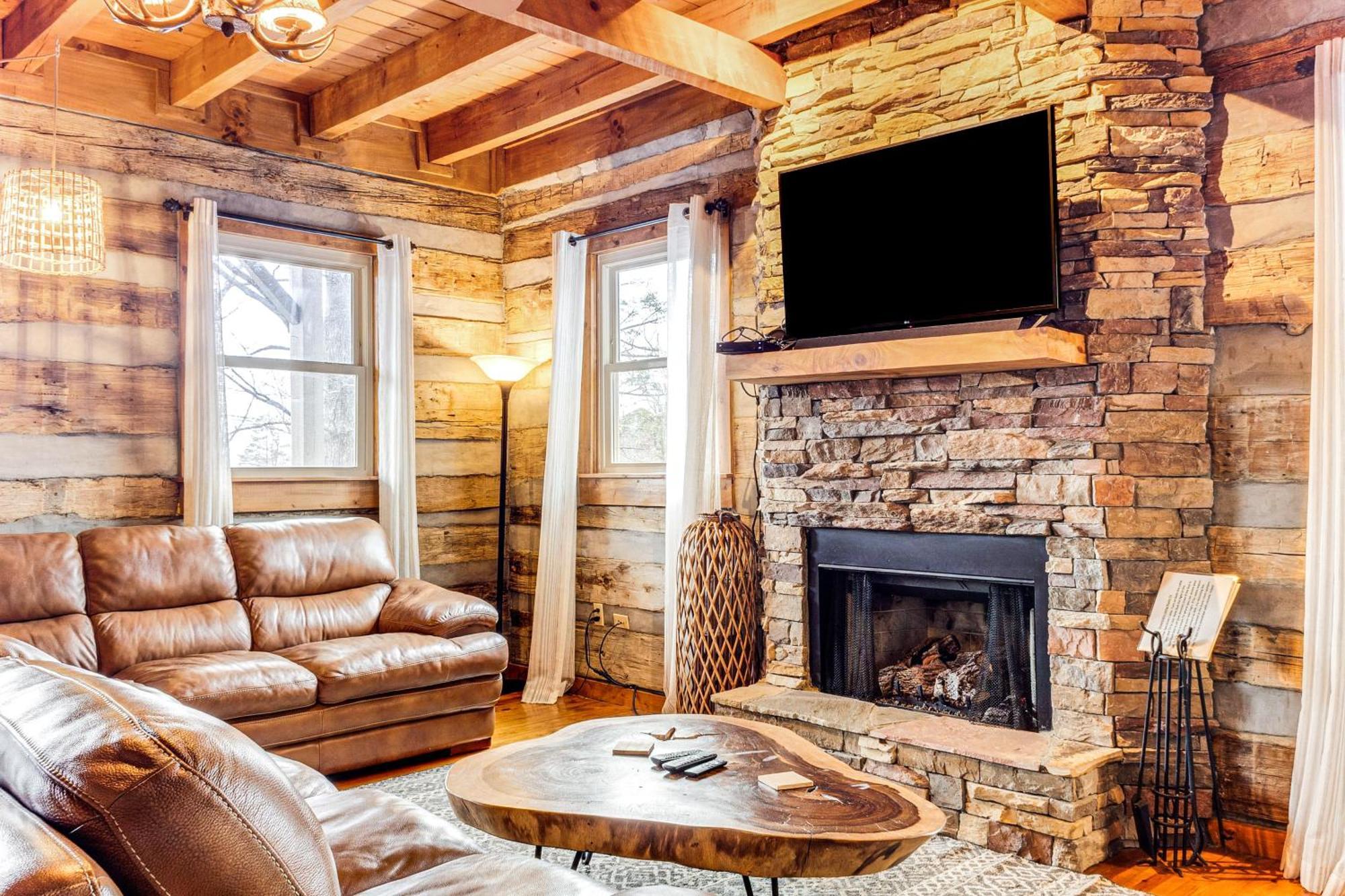 Spacious Gatlinburg Cabin With Hot Tub And Game Room! Buitenkant foto