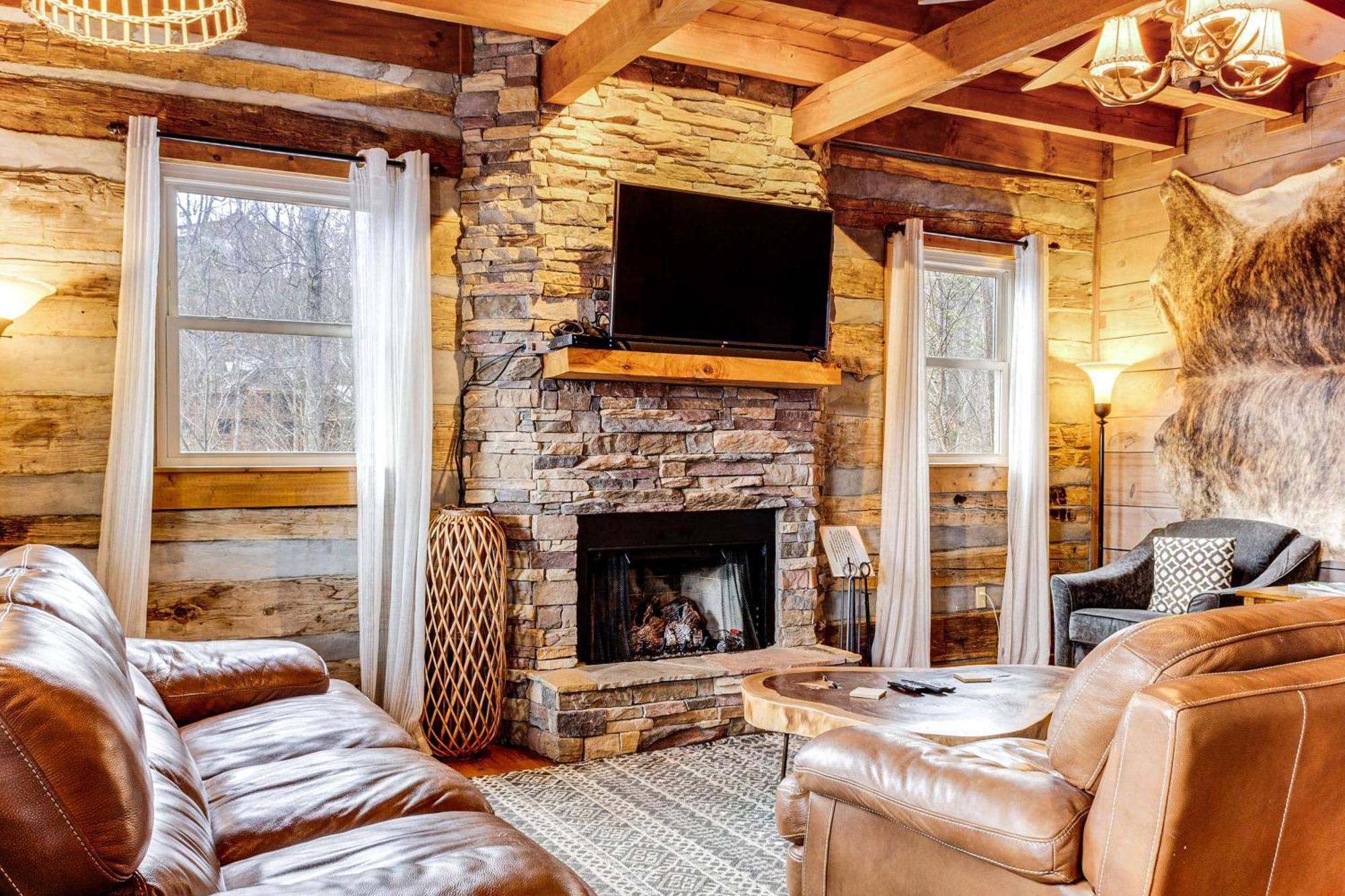 Spacious Gatlinburg Cabin With Hot Tub And Game Room! Buitenkant foto